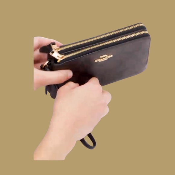 COACH Double Corner Zip Wristlet In Signature Canvas - Picture 3 of 6